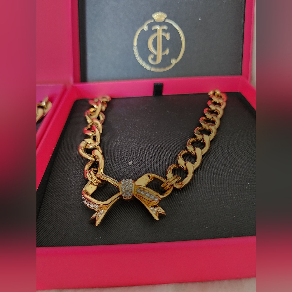 Juicy Couture Gold Necklace Set - Picture 2 of 11
